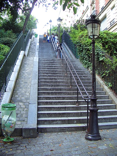 File:Stairs at Montmartre.jpg