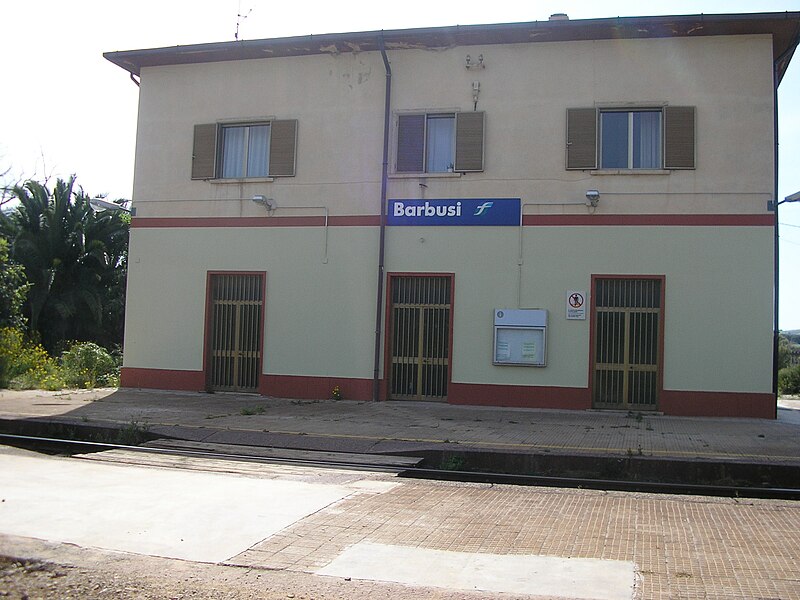 File:Stazione Barbusi 2008.jpg