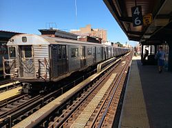 Manhattan-bound R32 J train bypassing the station Sthbnd J train skipping Hewes St.jpg