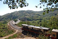 Kreiskehr­schleife der Linie Thazi-Taunggyi in Myanmar