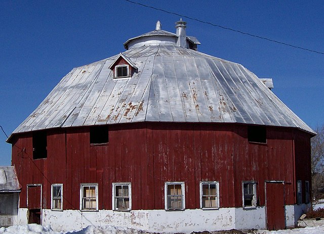 10 sided barn south of Mauston