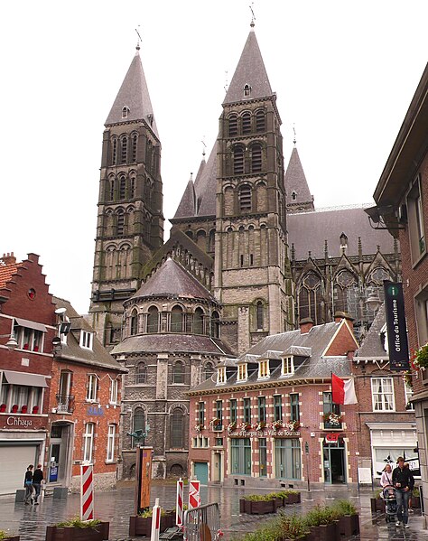 File:Tournai Kathedrale8.JPG