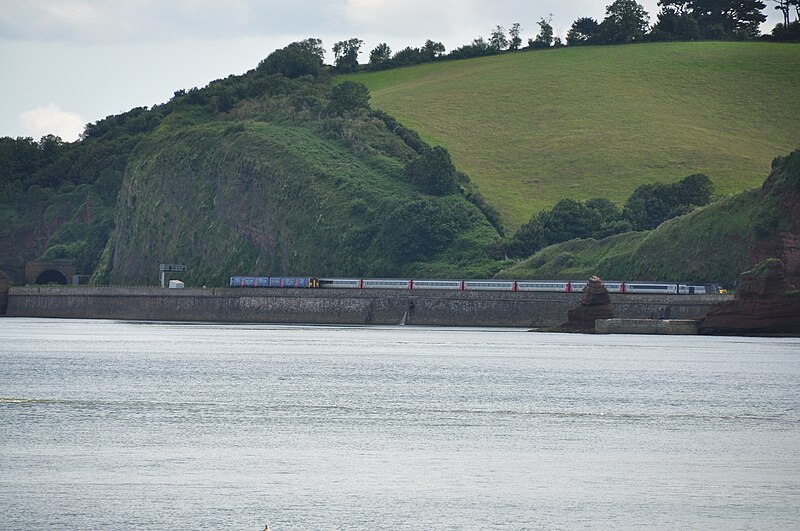 File:Trains on the sea wall south of Dawlish (4925).jpg