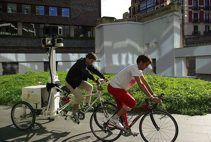 File:Triciclo da Google Street View na Espanha.jpg