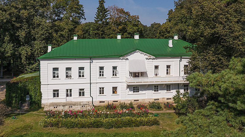 File:Tula YasnayaPolyana asv2019-09 img11 LNTolstoy House.jpg