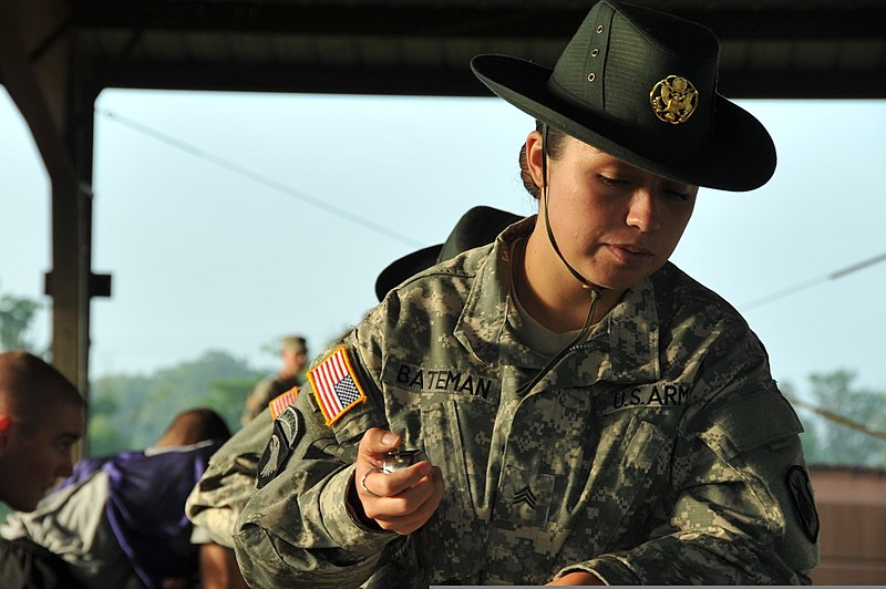 File:U.S. Army Sgt. Jessica Bateman, a drill sergeant with the Army Physical Fitness Test (APFT) Committee, checks timing for the sit-up portion of the APFT for cadets attending Leader Development and Assessment 140612-A-IO170-046.jpg