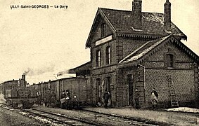 Croisement de trains en gare, au début du XXe siècle