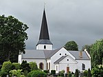 Kyrkan från öster.