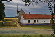 Čeština: Větrný mlýn, Kuželov, okres Hodonín This is a photo of a cultural monument of the Czech Republic, number: 28963/7-2293. Památkový katalog  · MIS  · hledat obrázky  · hledat seznamy  · Wikidata