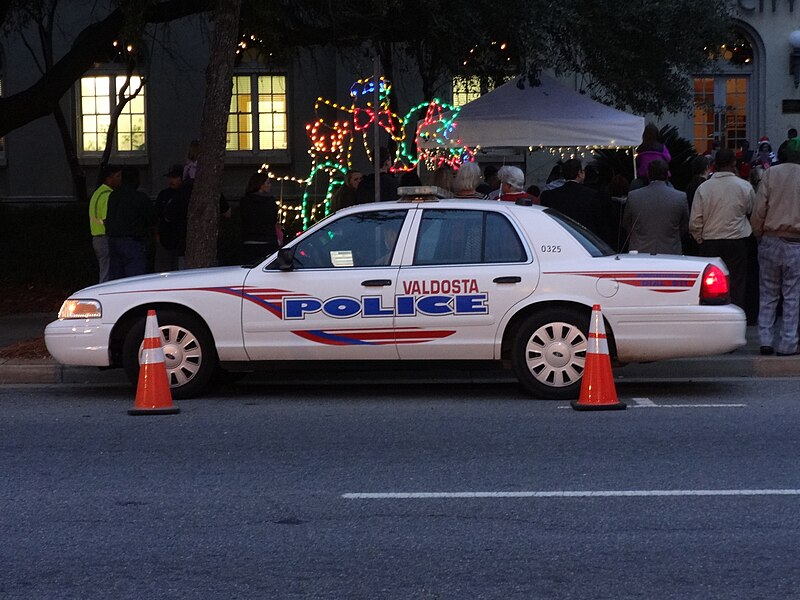 File:Valdosta 2014 Tree Lighting Ceremony 08.JPG