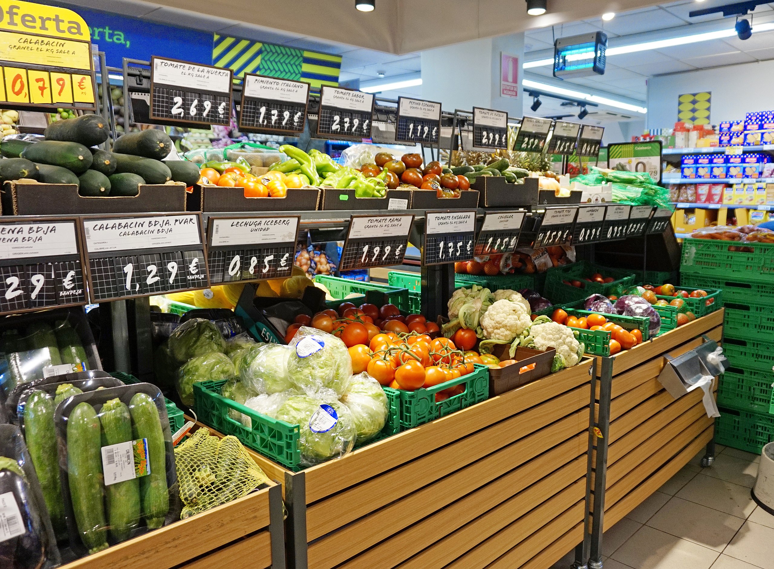 File:DIA Supermarket.jpg - Wikipedia