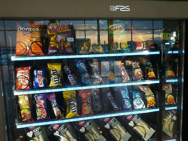 File:Vending machine snacks not that different than in the US (18431586102).jpg