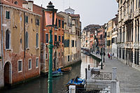 Venice_-_Street_scene_-_4871.jpg