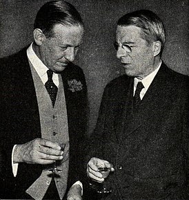 Victor Mallet e Christian Günther, 12 de maio de 1945.jpg