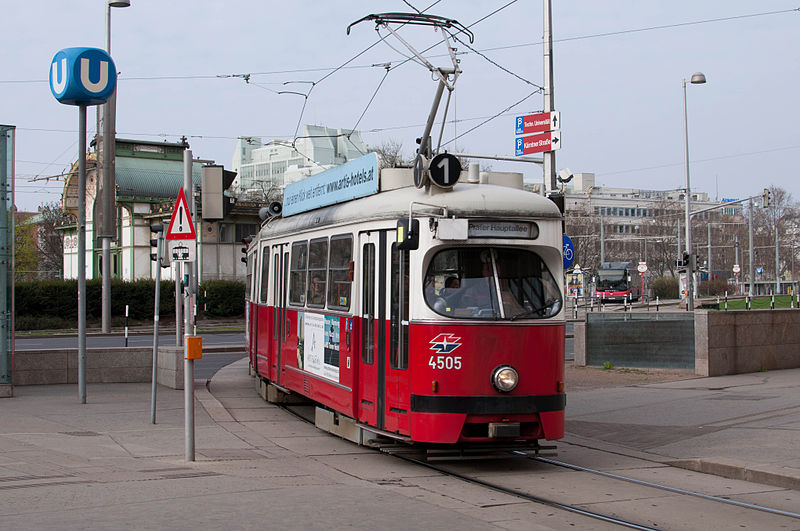 File:Vienna Trolley 4505 (5591502587).jpg