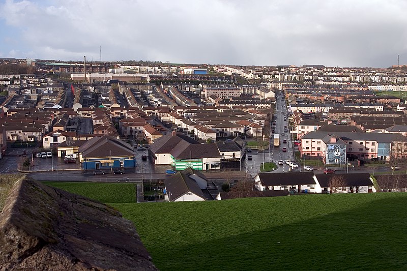 File:View over Catholic Bogside, Derry.jpg