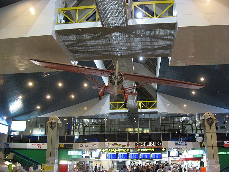 File:Vilnius airport interior.jpg