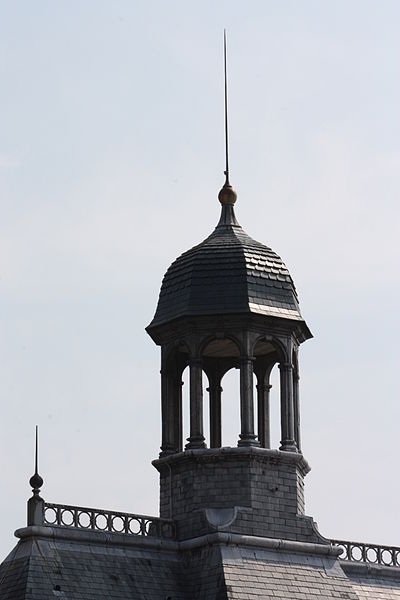 File:Vitry Mairie Clocher.JPG