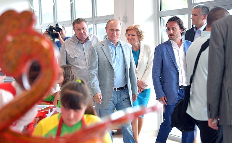 File:Vladimir Putin in Artek (2017-06-24) 10.jpg