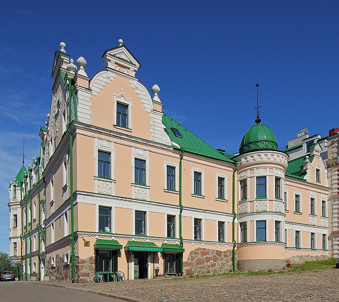 File:Vyborg June2012 House at Ratushnaya Square.jpg