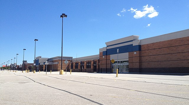 The City View Center is a dead plaza in Garfield Heights, Ohio