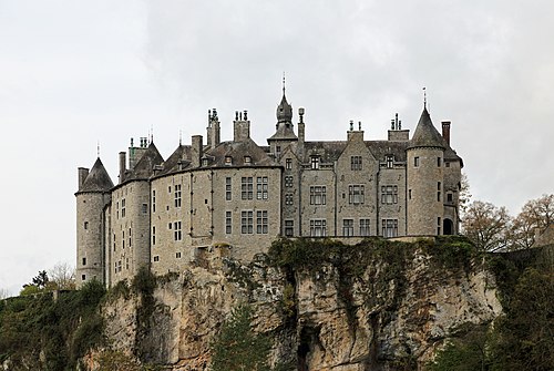 Castle r. Замок Вальзен, Бельгия. Замок Walzin. Бельгия.. Замок Вальзен Бельгия внутри. Замок Вальзен Бельгия фото.