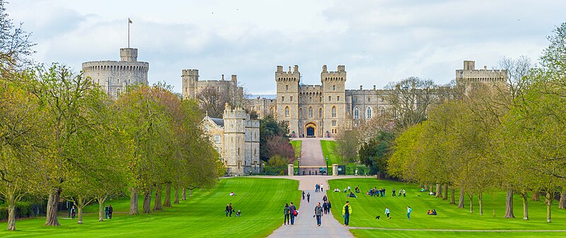 File:Windsor Castle, Berkshire, from the Long Walk.jpg