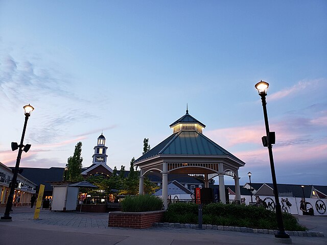 Woodbury Common Premium Outlets - NELSON Worldwide