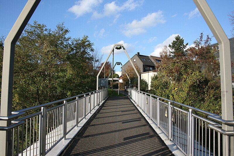 File:Wuppertal Vohwinkel - Bahnhof 17 ies.jpg