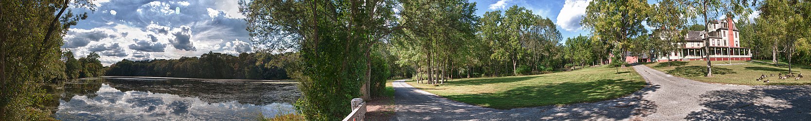 Wyandanch Club Historic District Panorama.jpg