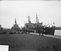 Zweedse kruiser Gotland met 4 mijnenvegers Rotterdam, Bestanddeelnr 904-0058.jpg