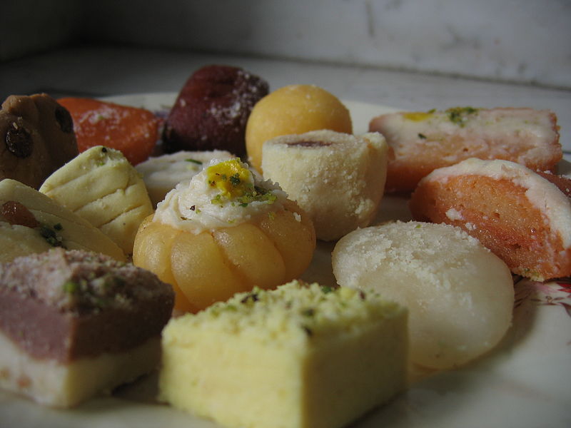 File:(A) plate full of Indian sweets mithai desserts b.jpg