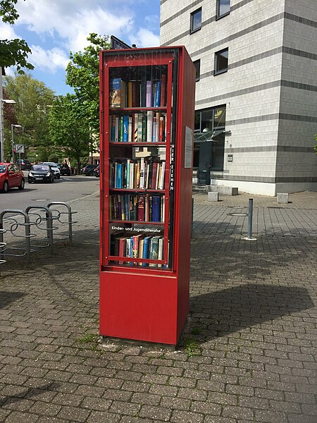 File:Öffentlicher Bücherschrank Pforzheim.jpg