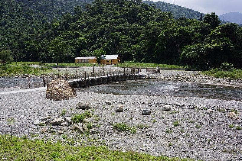 File:新城溪便橋 A Temporary Bridge over Xincheng River - panoramio.jpg