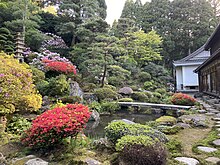 朝日町護国寺の庭園（富山県朝日町）