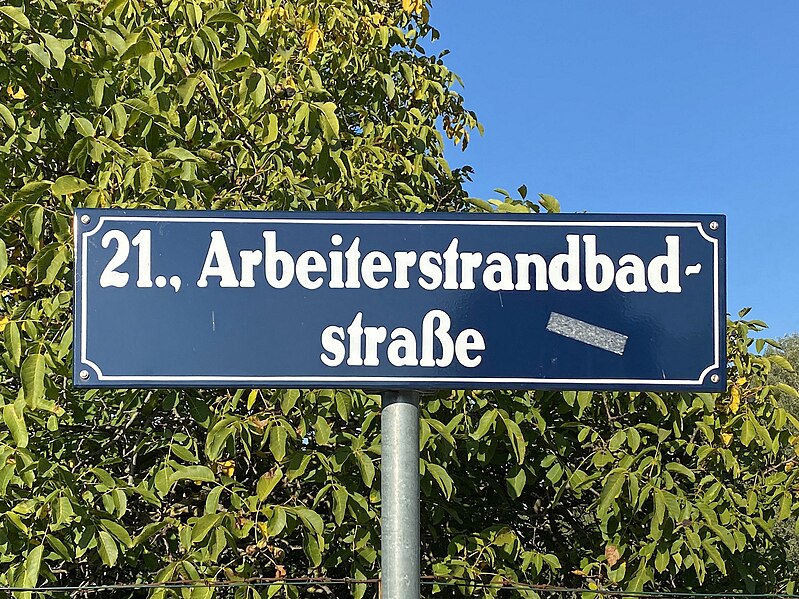 File:1210 Wien Arbeiterstrandbadstraße Straßenschild.jpg
