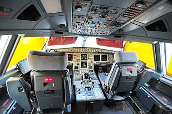 09/03: Cabina d'un Airbus A330.