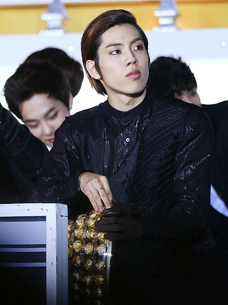 File:141221 가요대전 동우 2.jpg