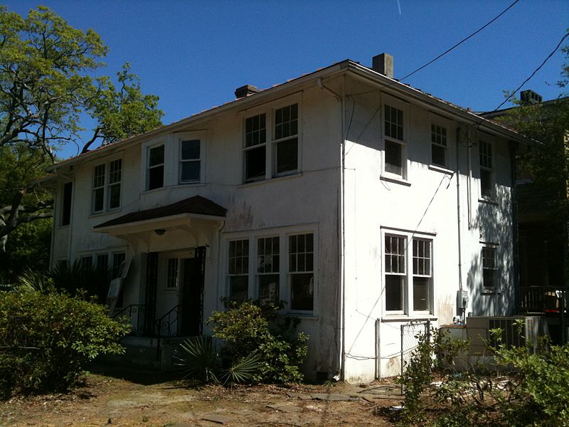 File:14 Sutherland Ave - Apr 2011.jpg