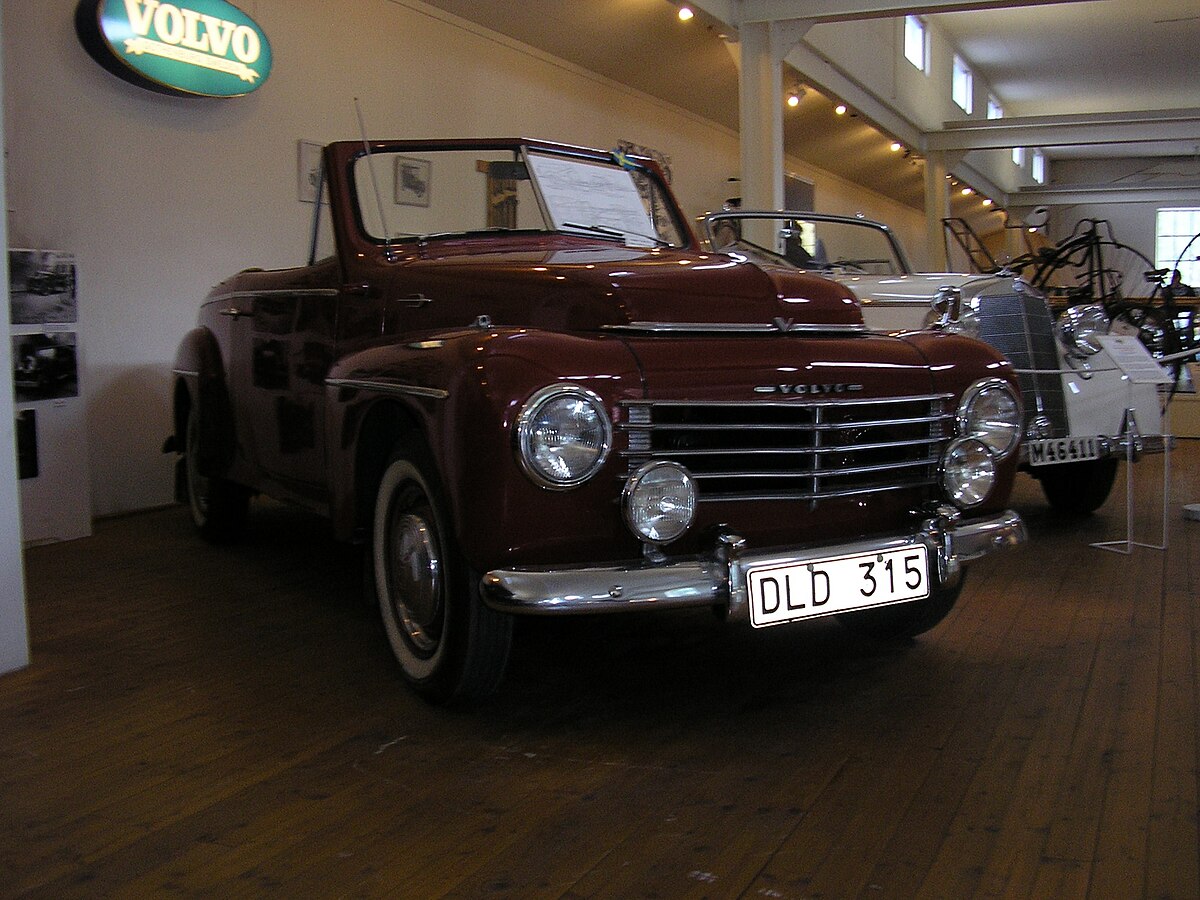 Volvo pv445