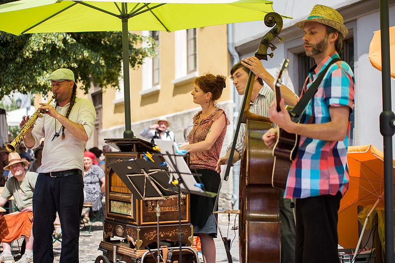 File:20150705-TFF-Rudolstadt-De-Strawanza-6860.jpg