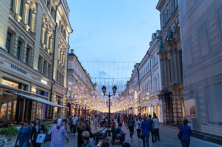 Улицы москвы 11. Никольская улица Москва. Nikolskaya Street Москва. Улочки Москвы Никольская. Никольская улица Кремль.