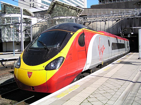 Virgin Trains West Coast Pendolino at Birmingham New Street in September 2003