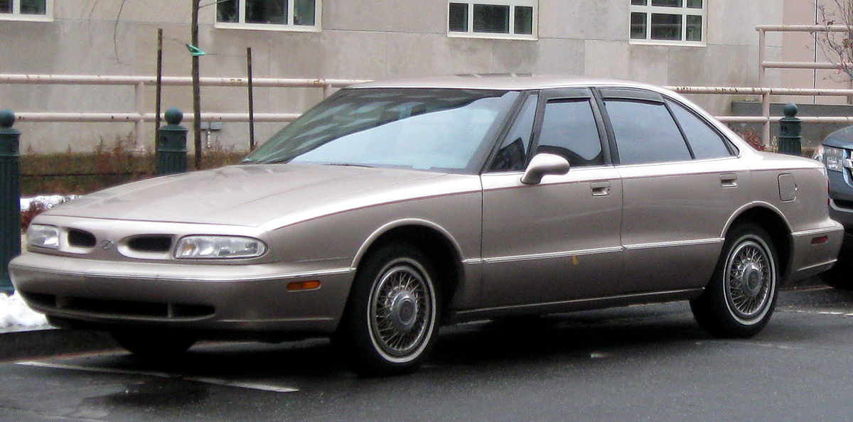 1200px-96-99_Oldsmobile_88_--_12-26-2009.jpg