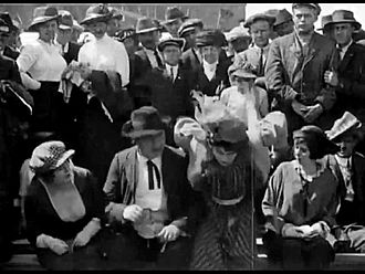 Fil: En travl dag (1914) .webm