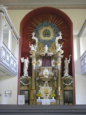 Altarraum Kirche Schkölen.JPG