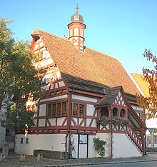 Altes Rathaus in Fachwerkbauweise im Stadtteil Maichingen