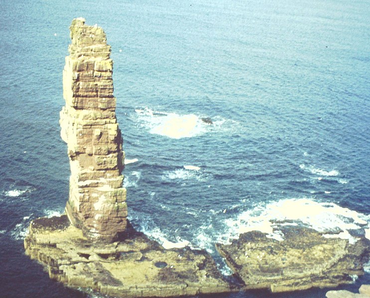 File:Am Buachaille - geograph.org.uk - 2968659.jpg