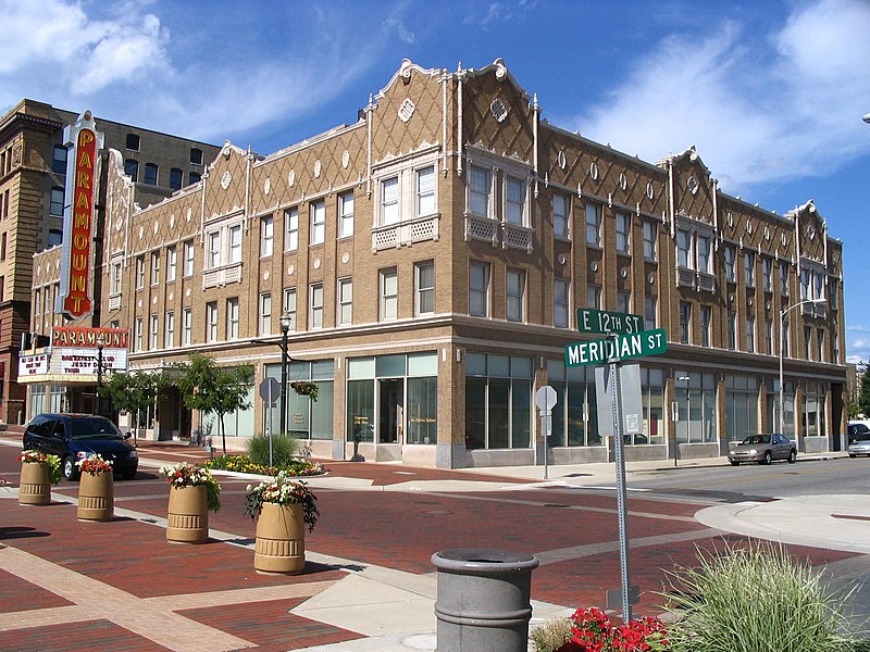 File:Anderson, Indiana - Paramount Theater.JPG