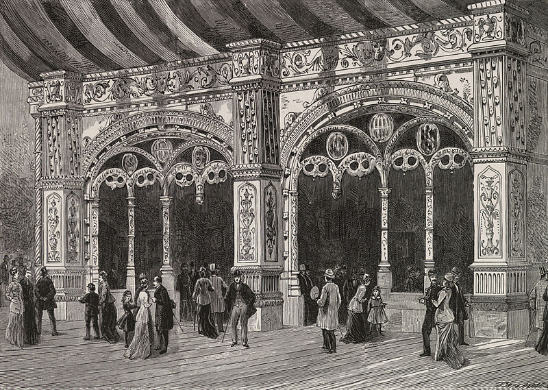 File:Arcades latérales de la section portugaise dans le Palais du Champ-de-Mars.jpg